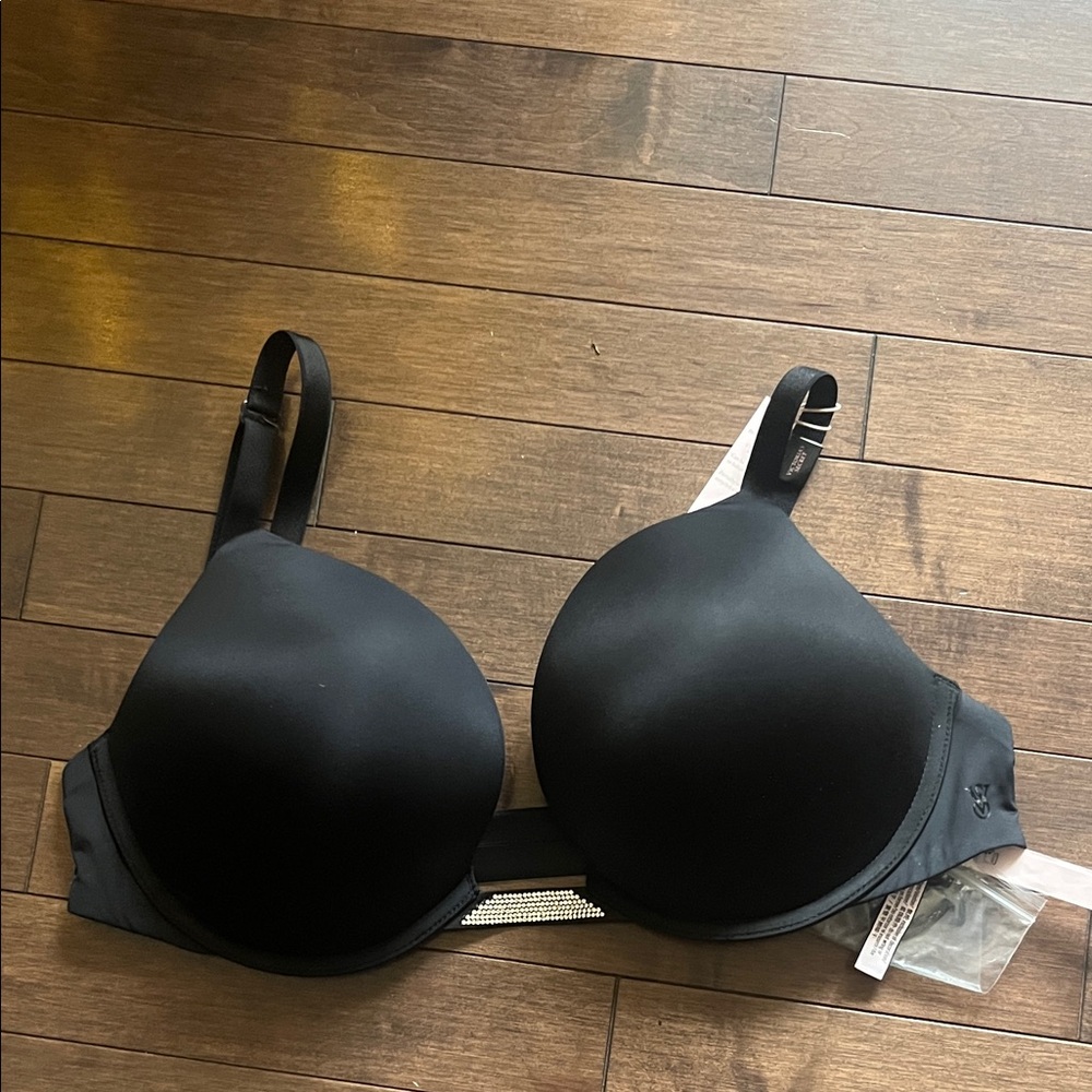 Victoria Secret Plunge Bra with crystals NWT